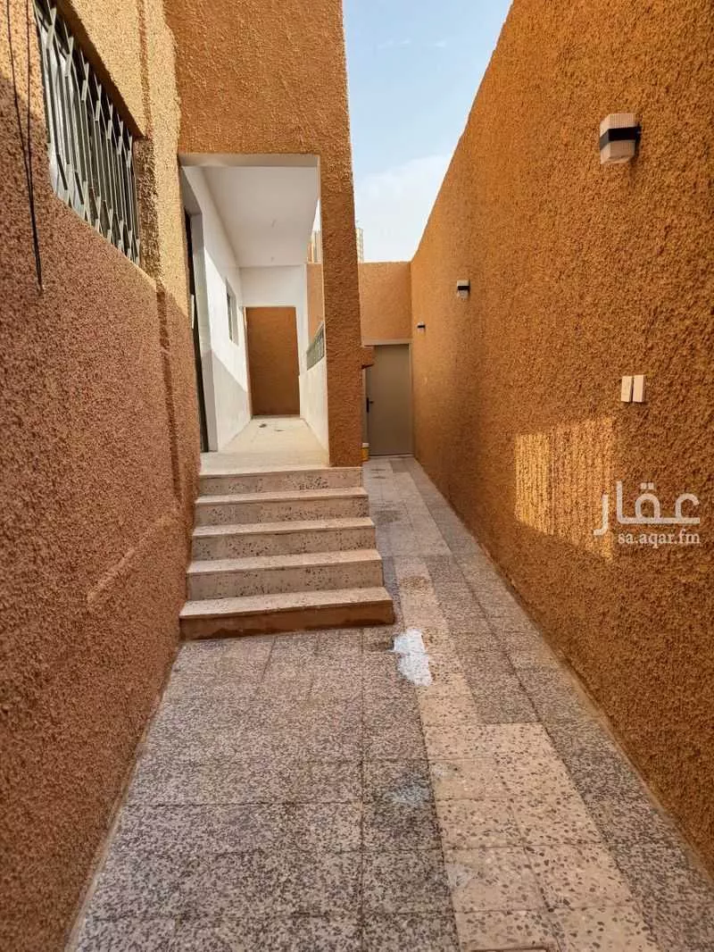 عمارة 582 م² في الديرة 10