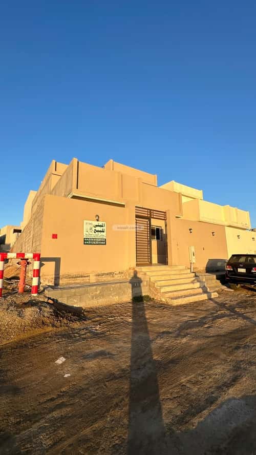 6 bedroom villa in Az Zomorod 4