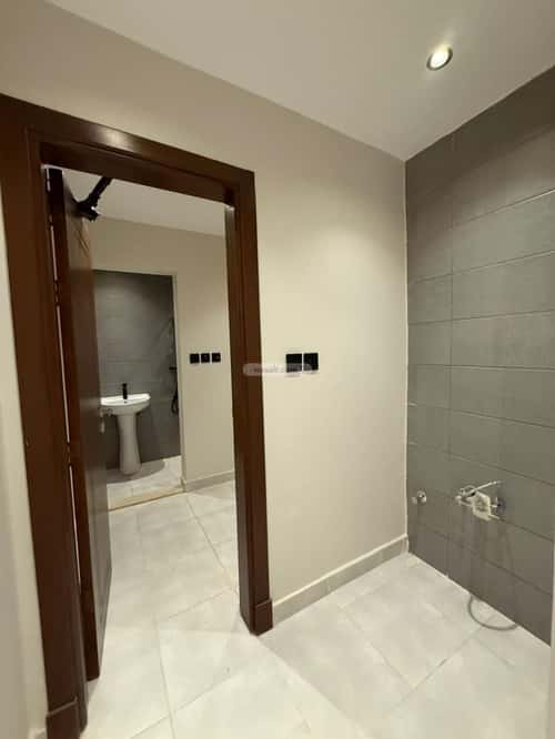 5 bedroom apartment in Al Zahra 12