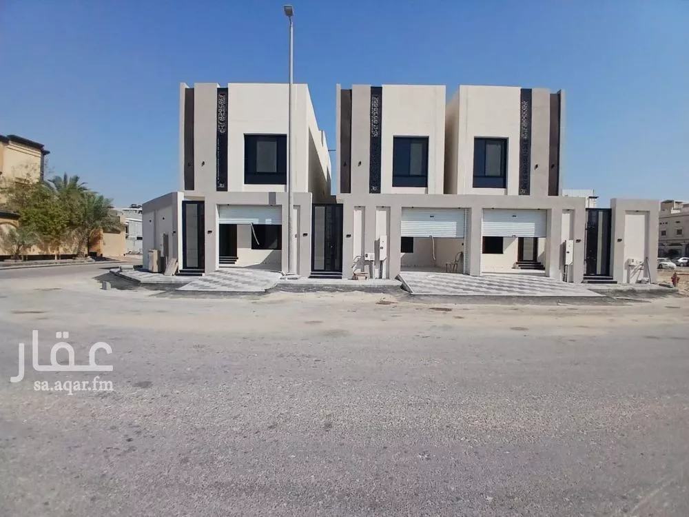 8 bedroom villa in As Sawari 4