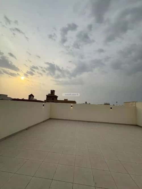 فيلا 5 غرف في الشراع 8
