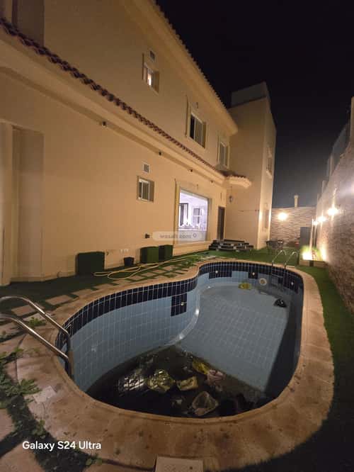 9 bedroom villa in Abhur South 1