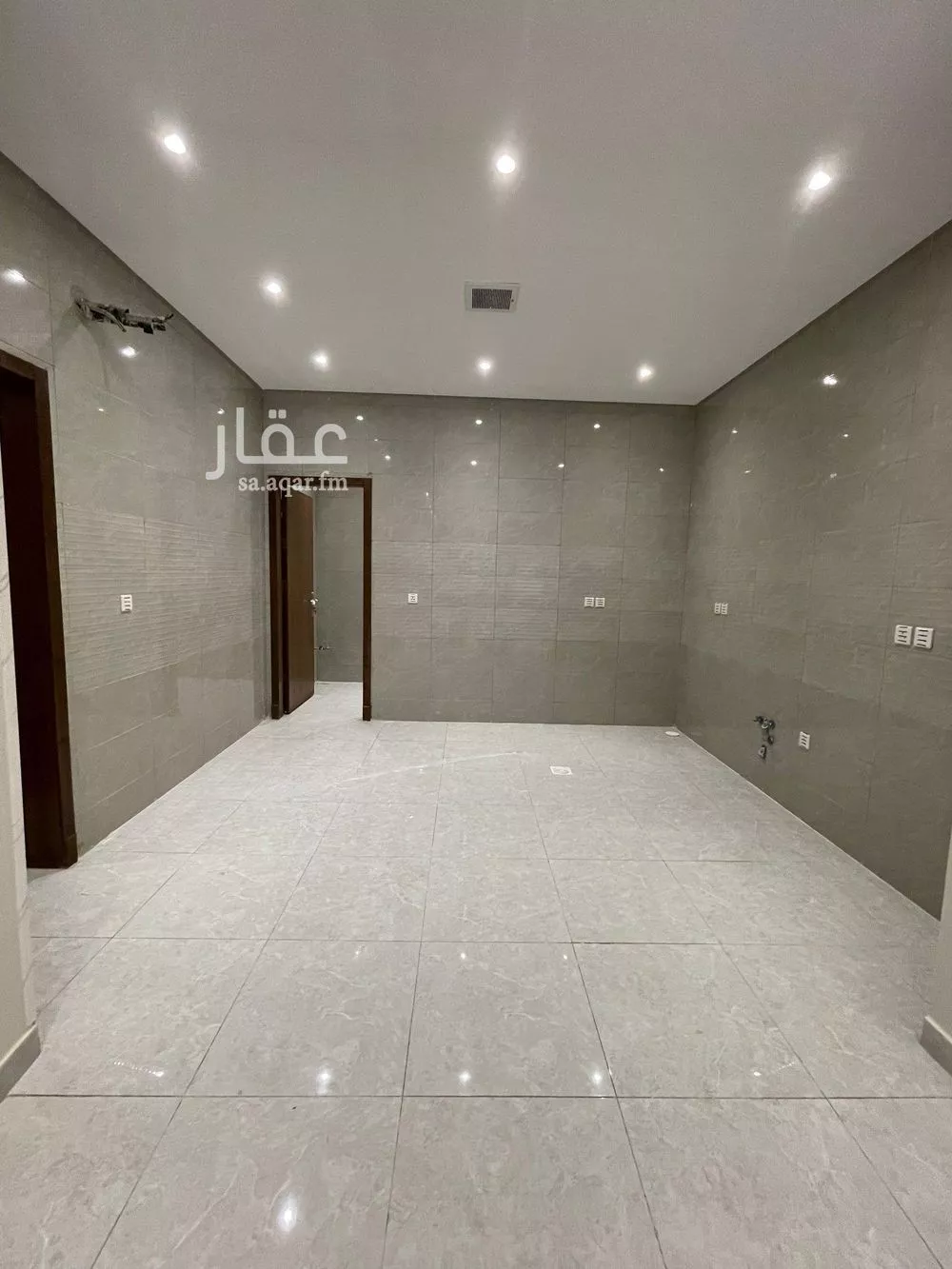 شقة 6 غرف في الورود 4