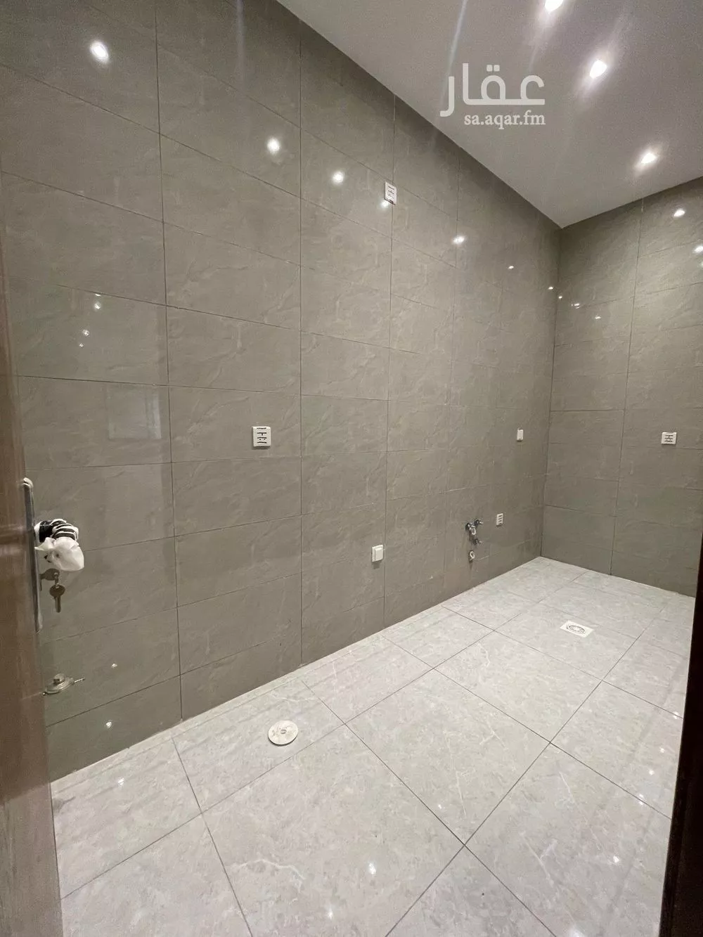 شقة 6 غرف في الورود 5