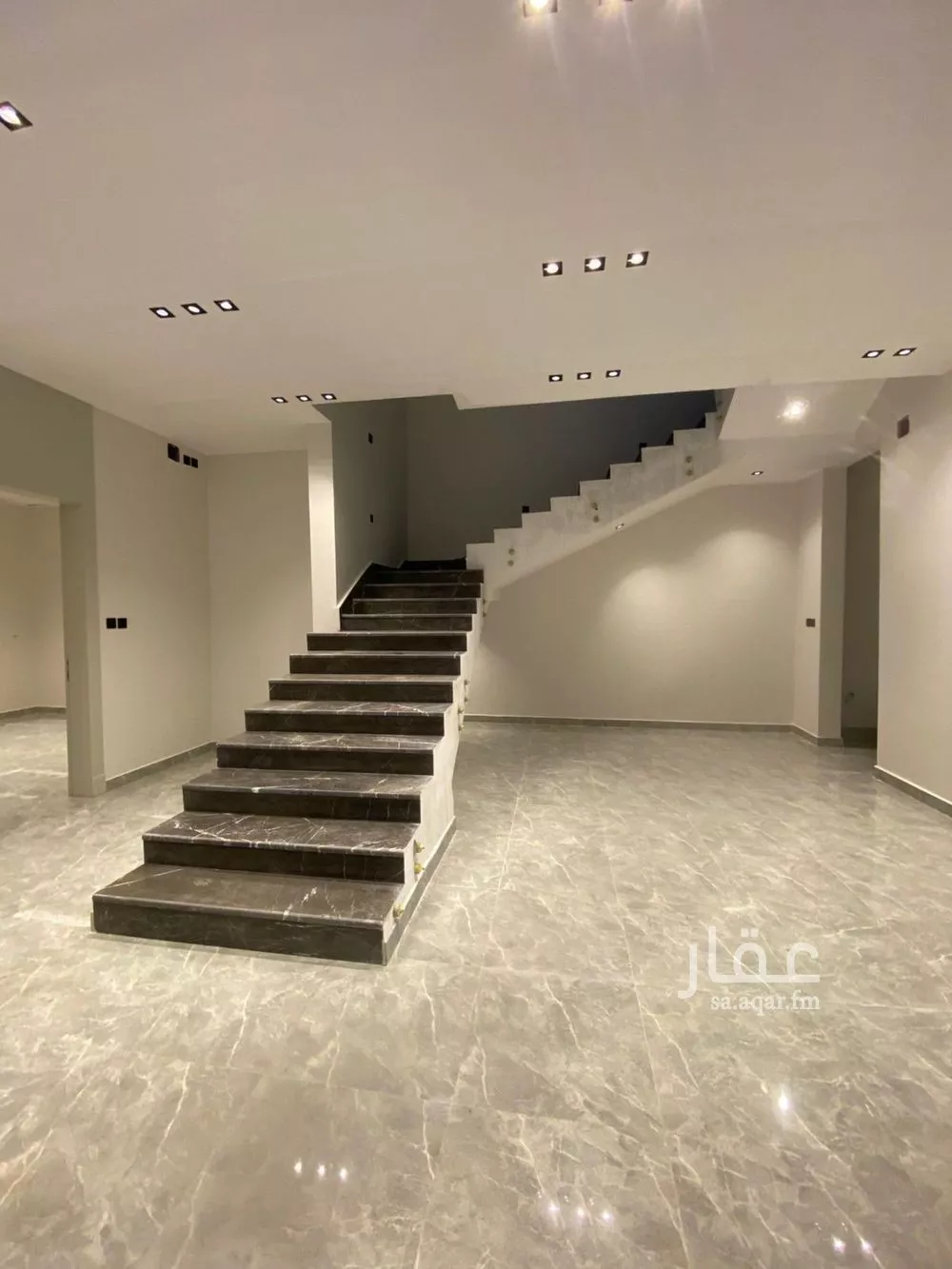 6 bedroom villa in King Faisal 8