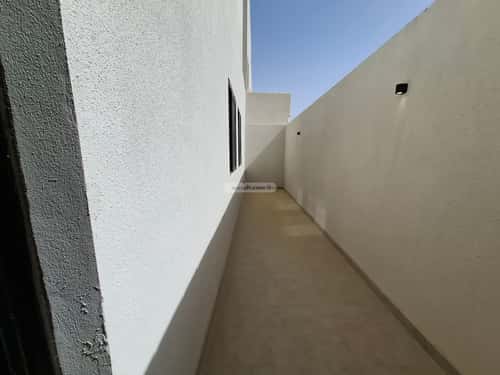 5 bedroom floor in Al Janadriyah 4