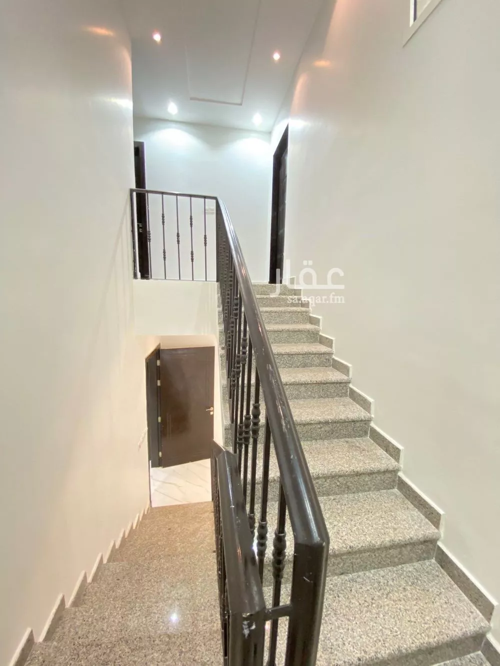 3 bedroom floor in Al Hazm 12