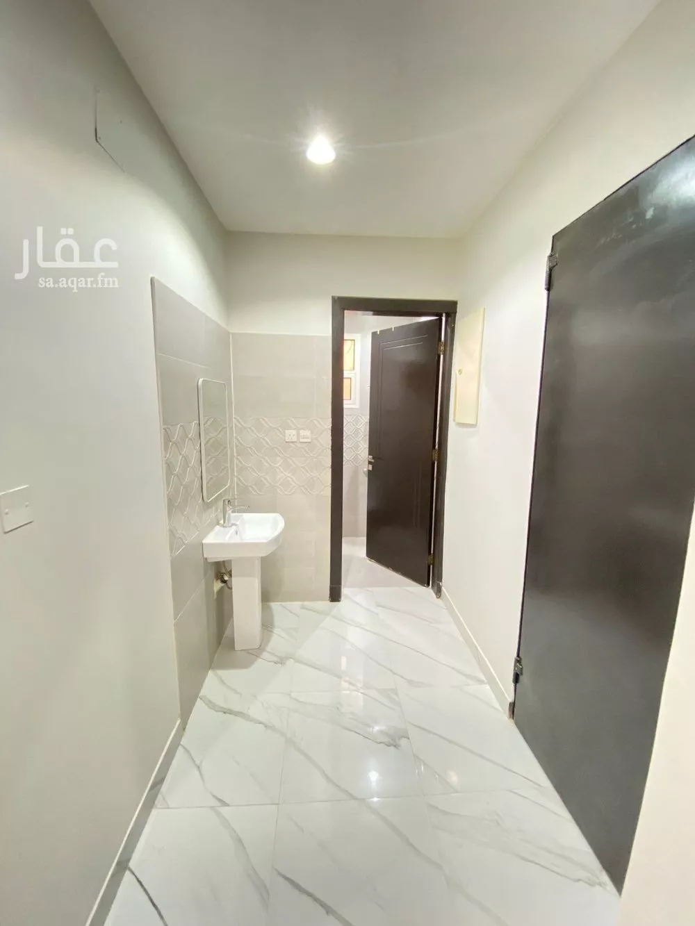 3 bedroom floor in Al Hazm 7