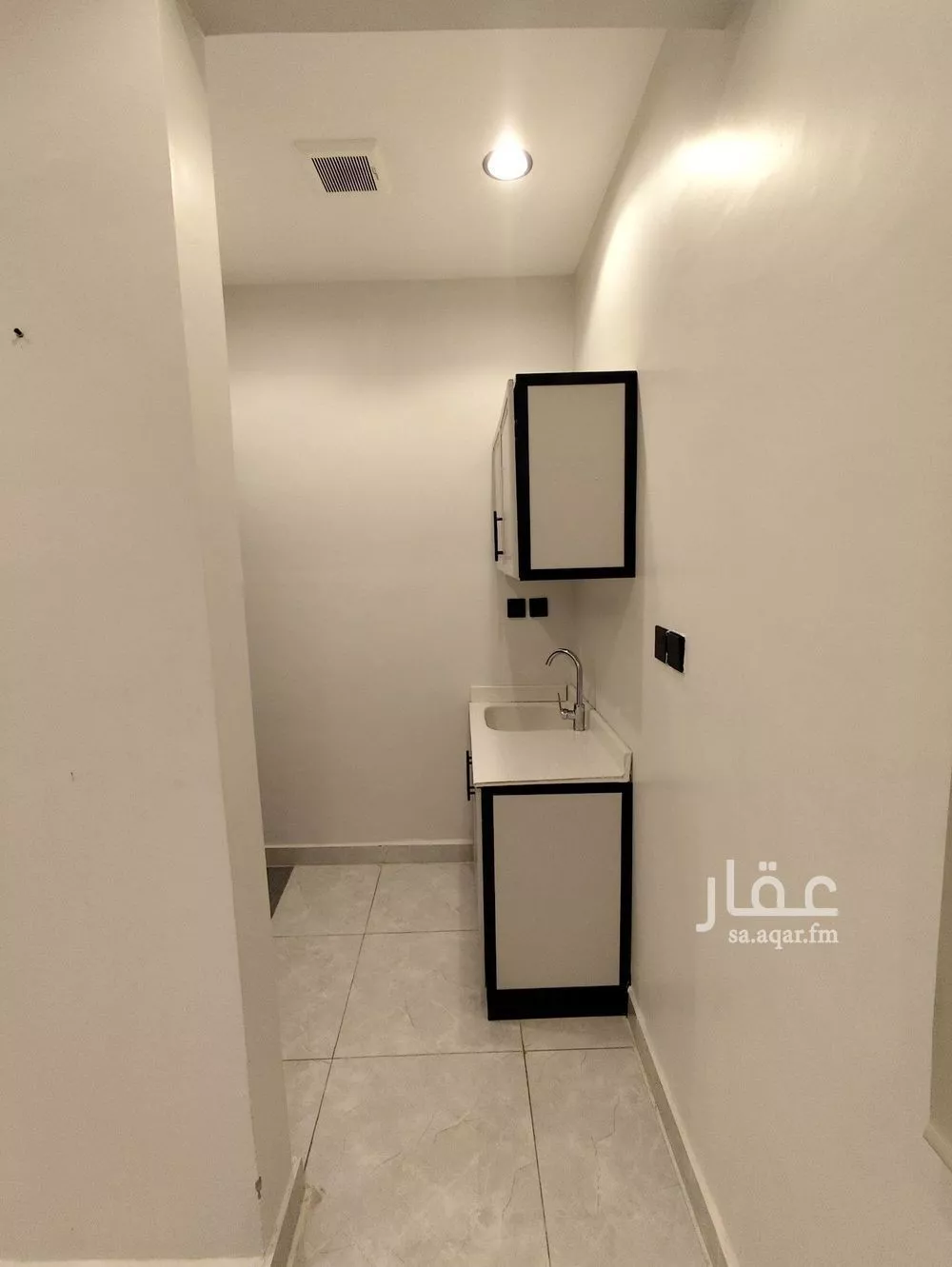 1 bedroom apartment in Al Falah 4