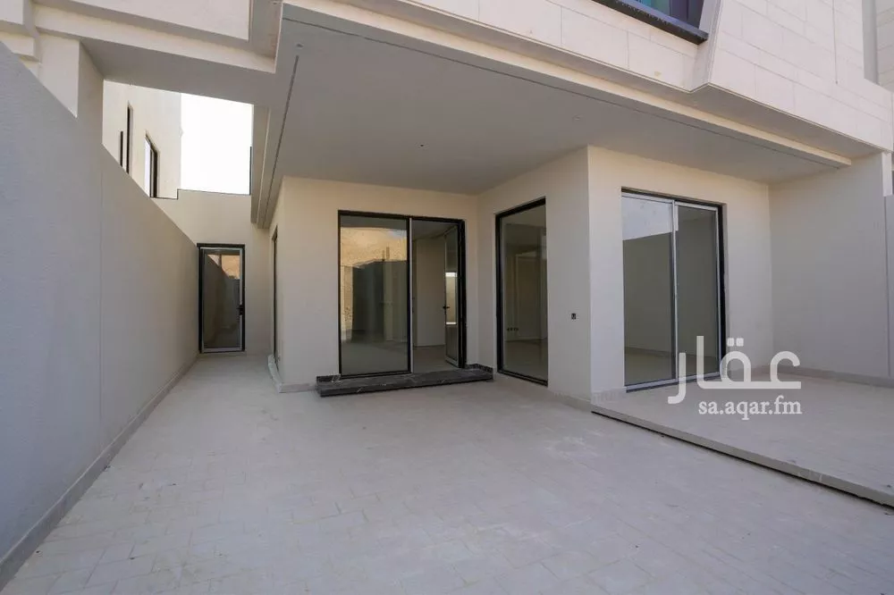 5 bedroom villa in Al Narjis 4