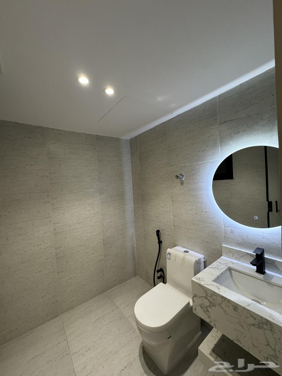4 bedroom apartment in Al Hamra, Eastern Province 7