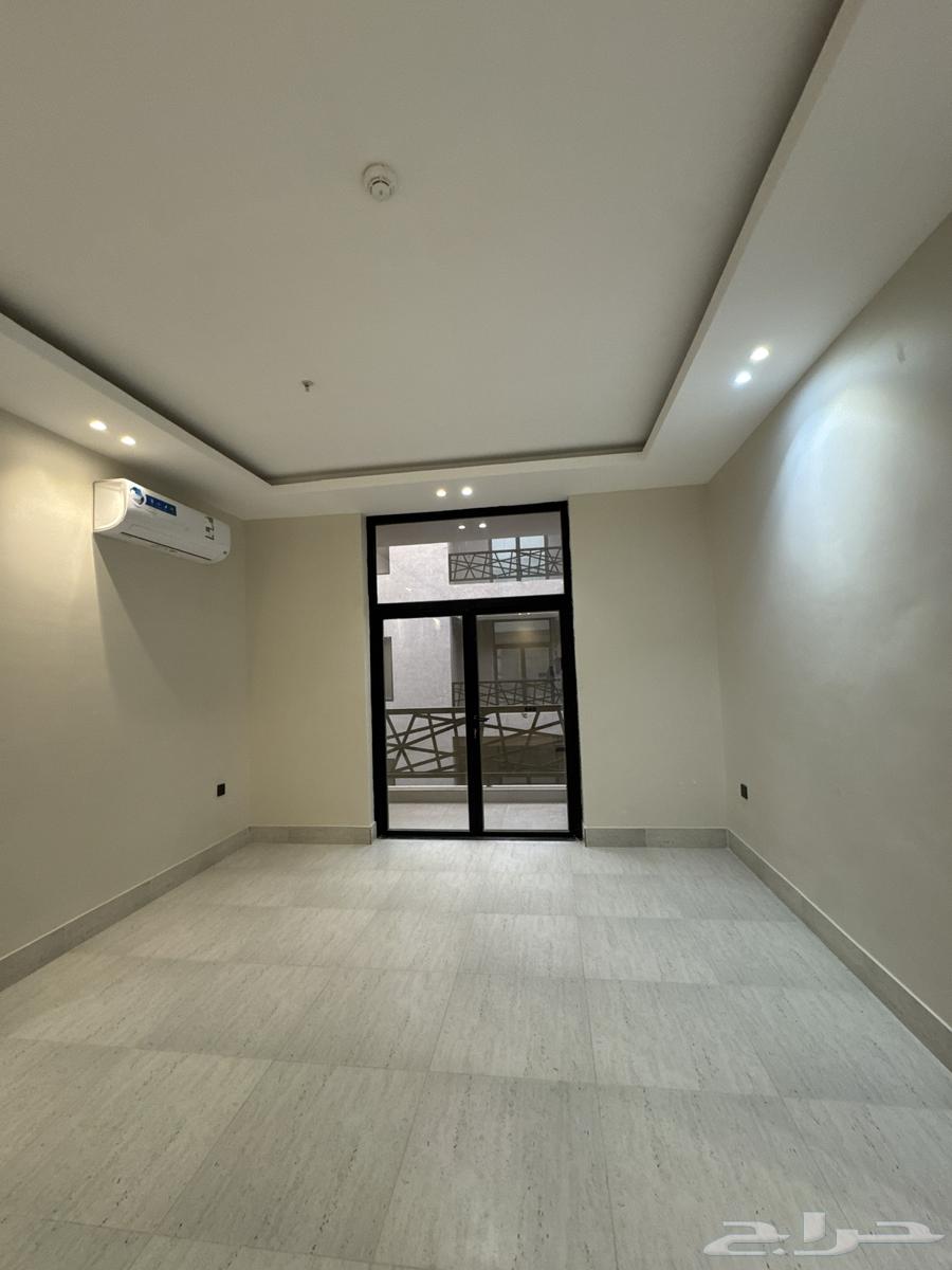 4 bedroom apartment in Al Hamra, Eastern Province 11
