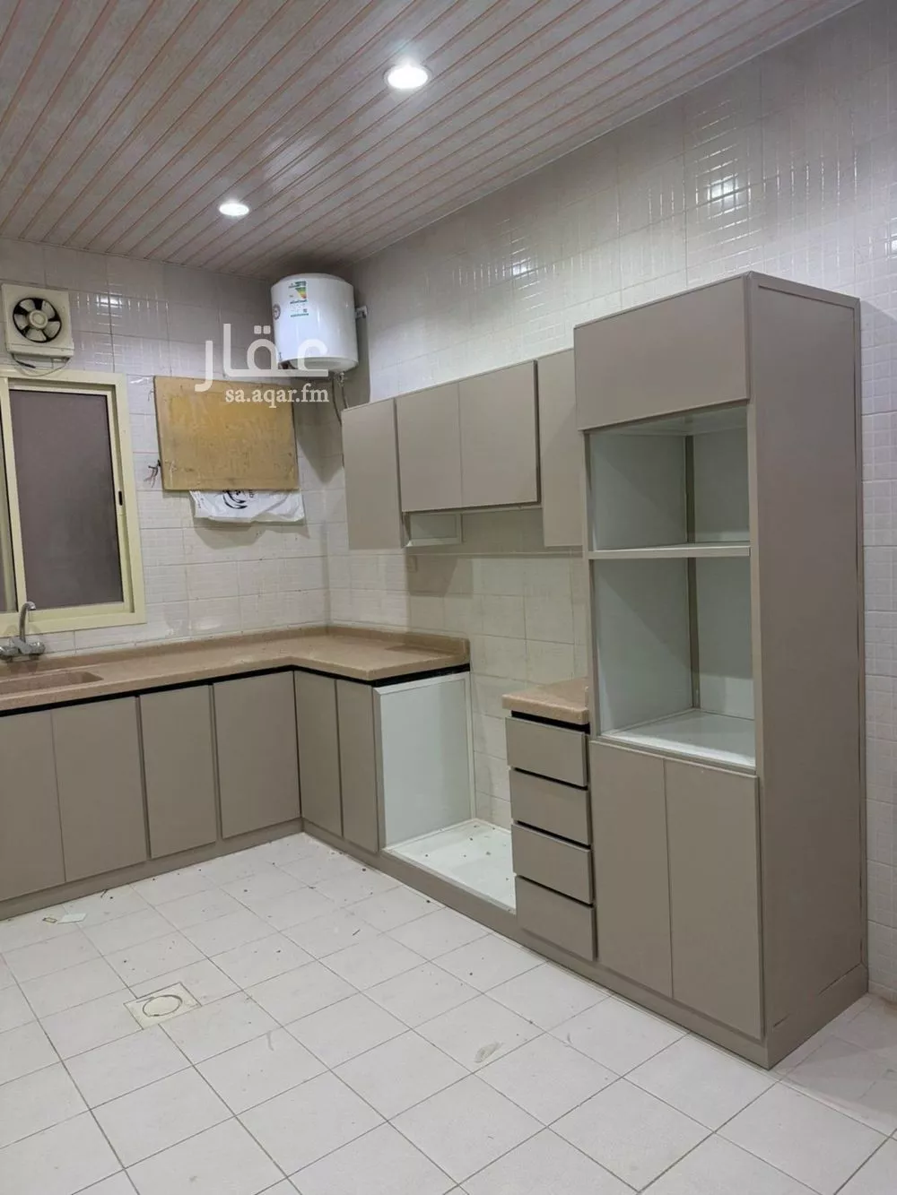 3 bedroom apartment in Al Yarmouk 3