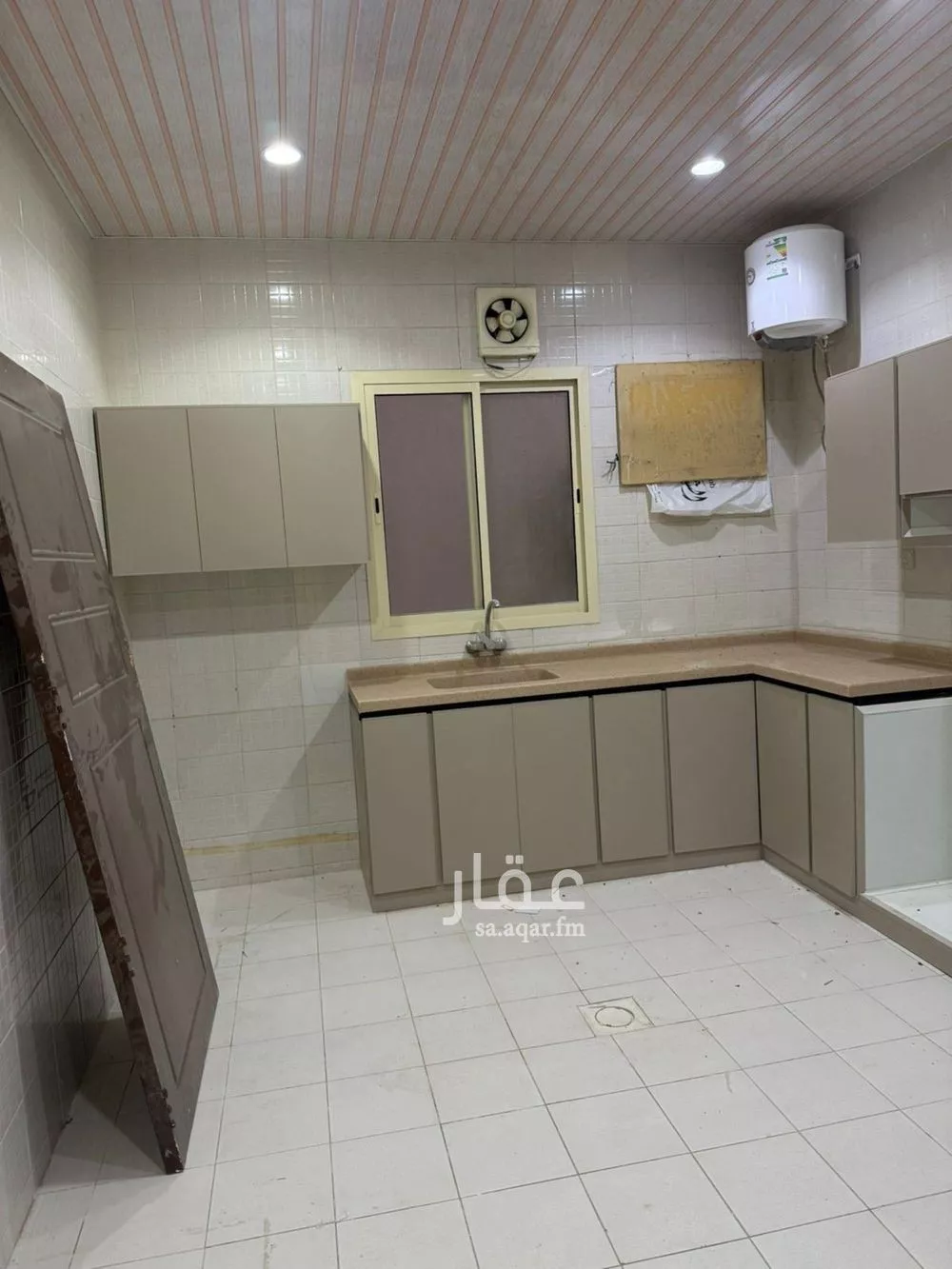 3 bedroom apartment in Al Yarmouk 5