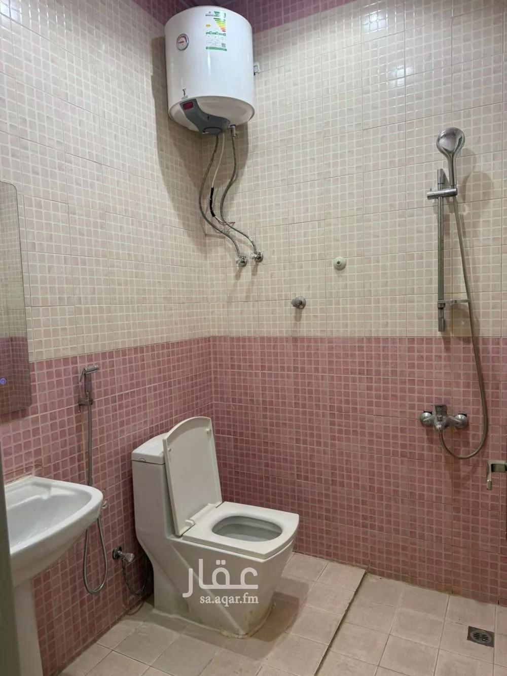 3 bedroom apartment in Al Yarmouk 6
