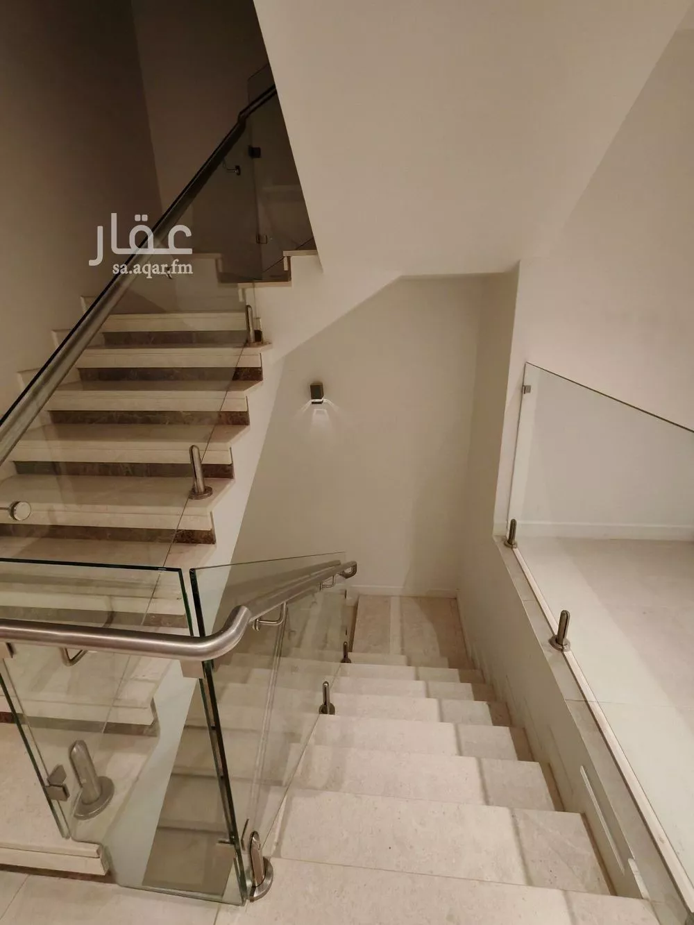 فيلا 4 غرف في العارض 21