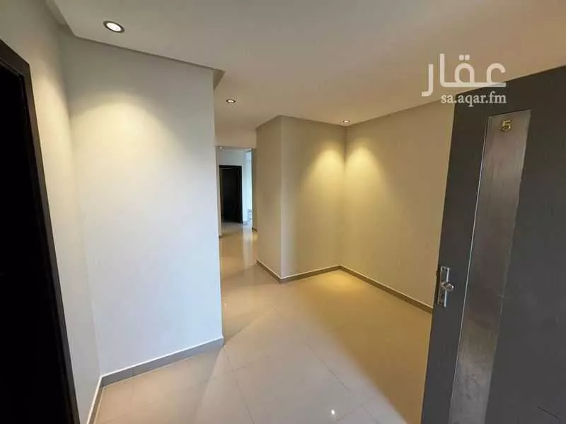 5 bedroom apartment in Al Wahah, Riyadh 5