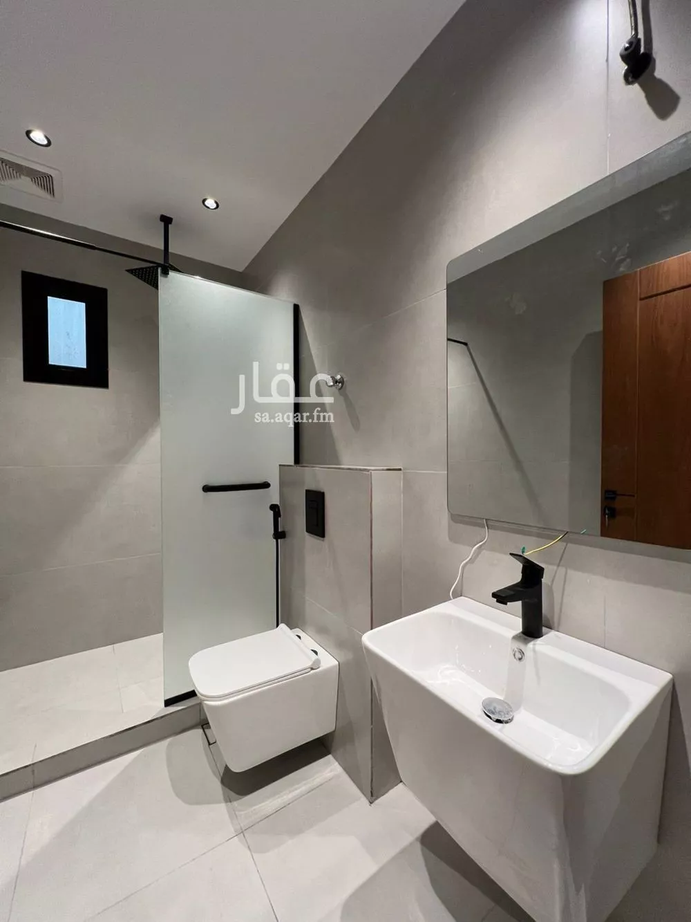 6 bedroom apartment in Al Nuzhah 7