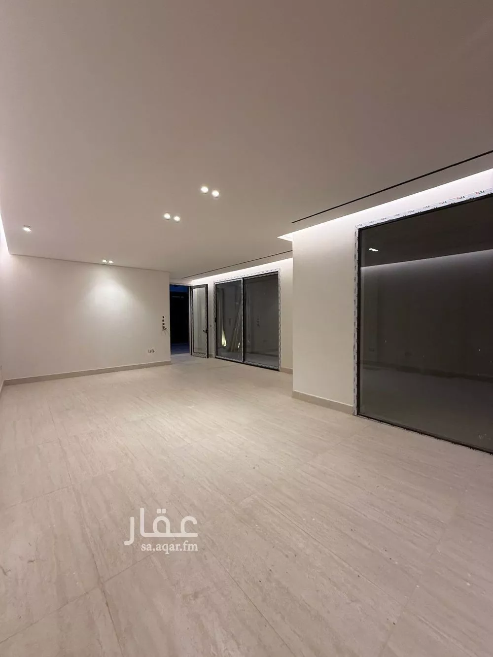 فيلا 7 غرف في النرجس 4