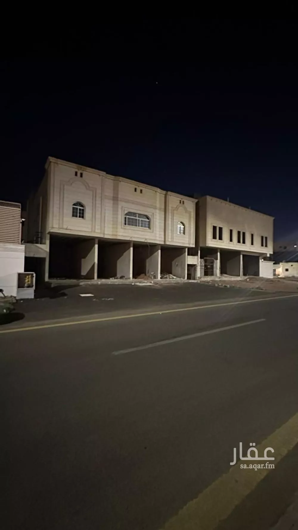 594 sqm shop in King Fahd 4