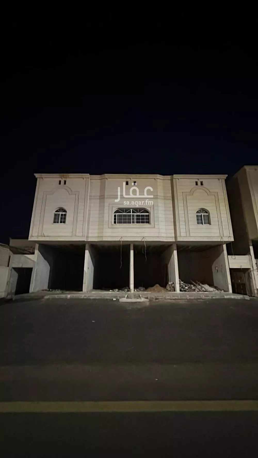 594 sqm shop in King Fahd 5