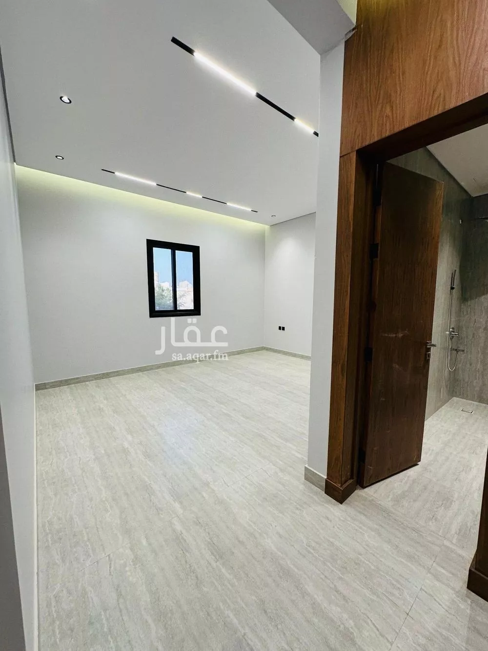 3 bedroom floor in Al Khaleej 6