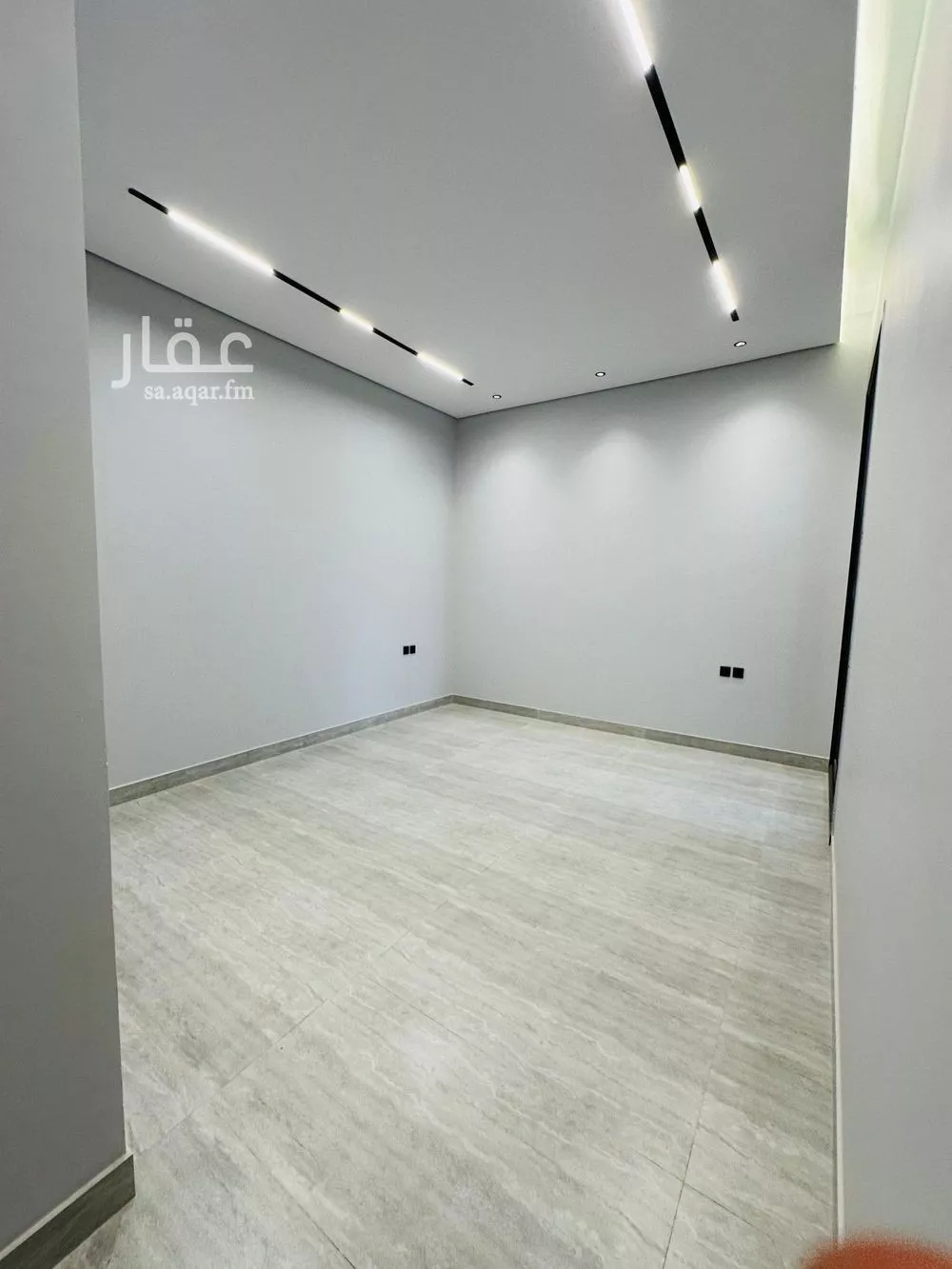 3 bedroom floor in Al Khaleej 21