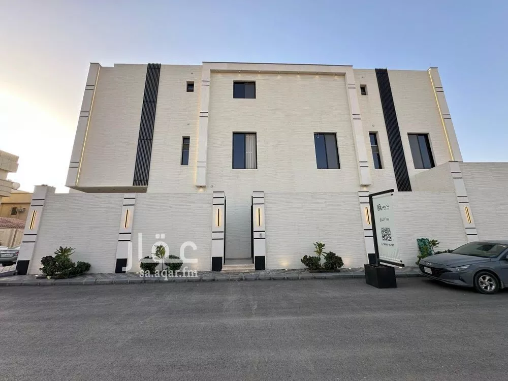 3 bedroom floor in Al Khaleej 7