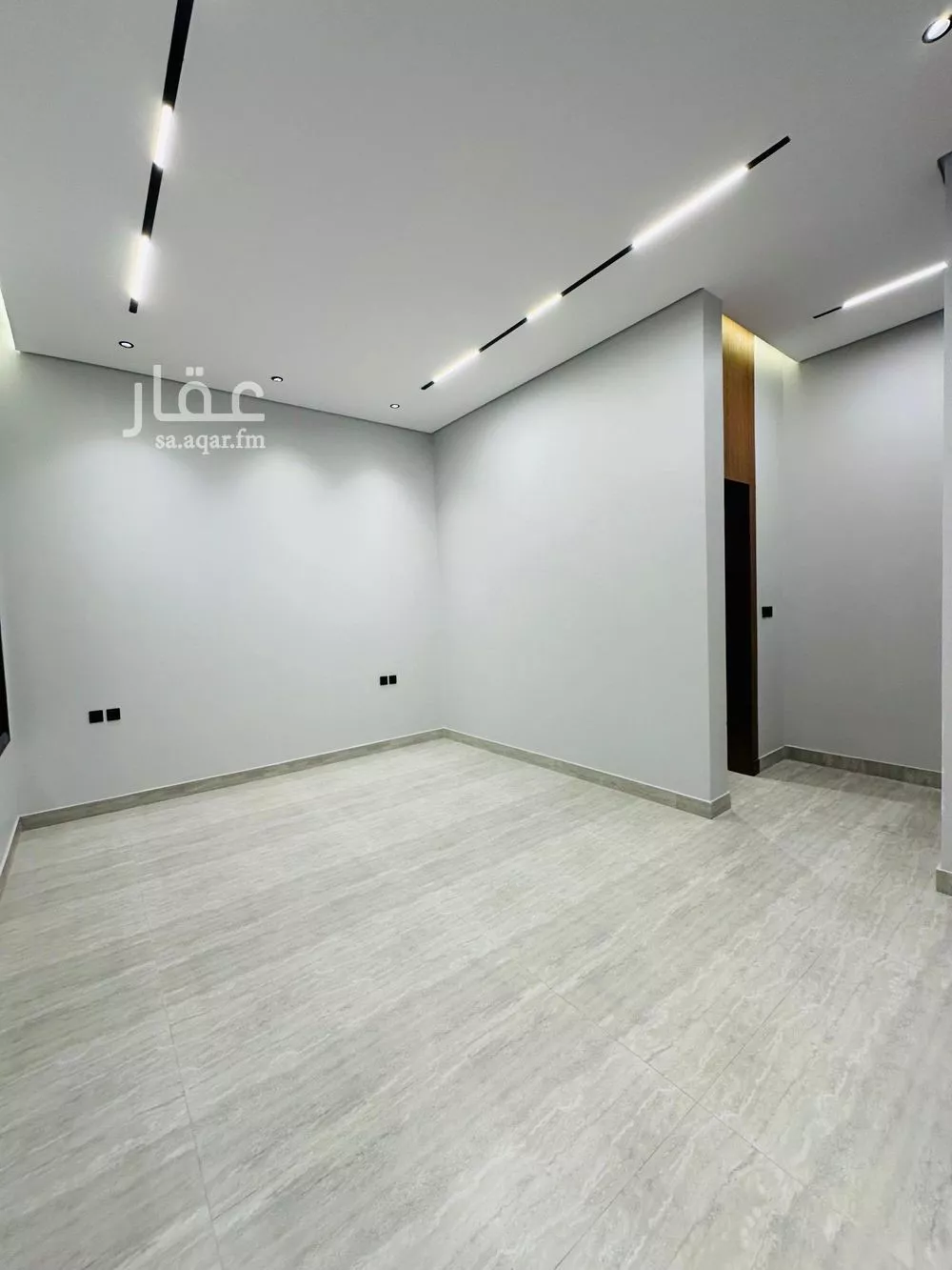 3 bedroom floor in Al Khaleej 8