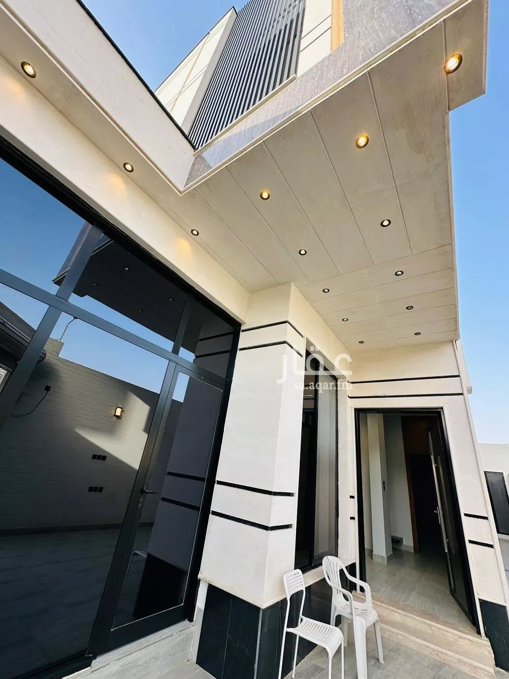 3 bedroom floor in Al Khaleej 10
