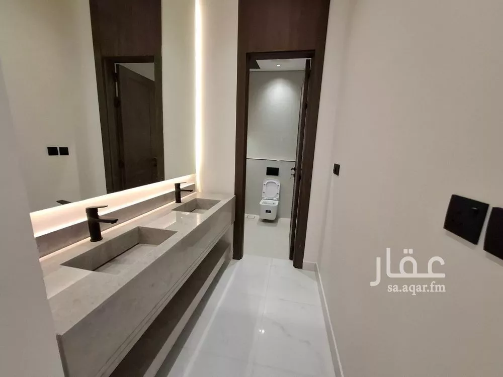 5 bedroom floor in Al Janadriyah 10