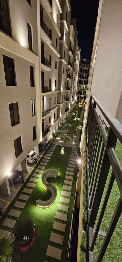 5 bedroom apartment in Al Aziziyah 4