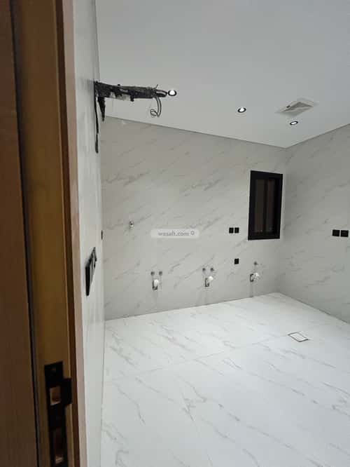 5 bedroom apartment in Al Rawdah 3