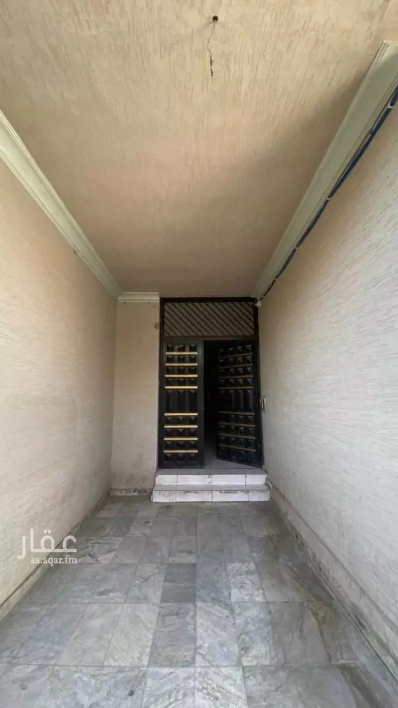عمارة 900 م² في النزهة 4