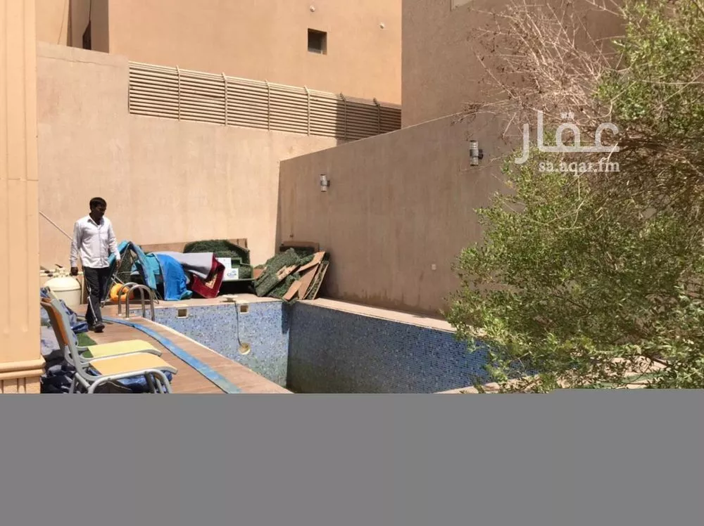 فيلا 7 غرف في الغدير 10
