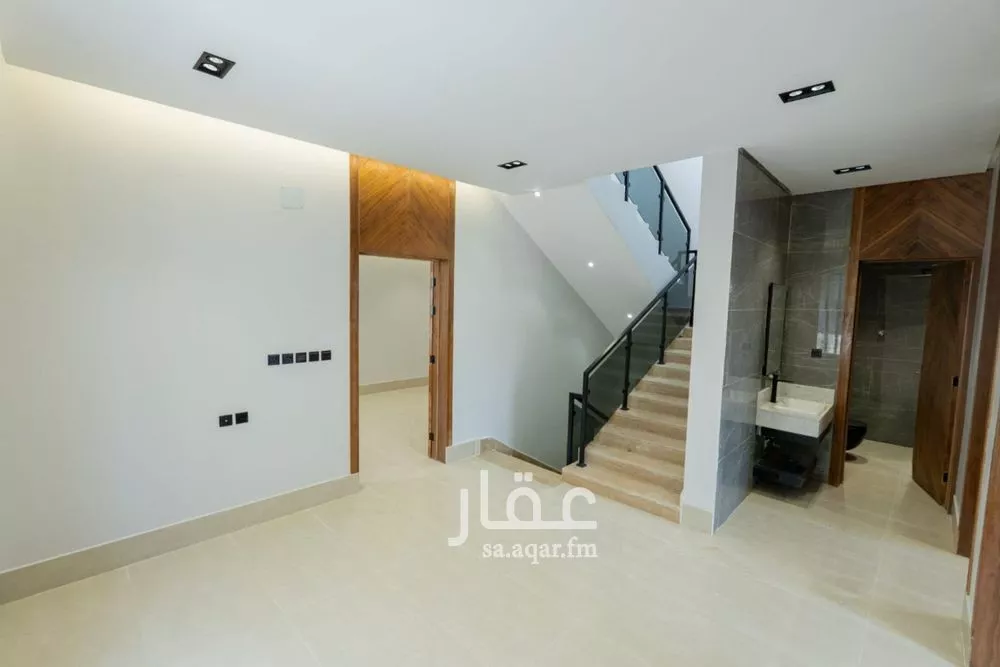 فيلا 5 غرف في عكاظ 14