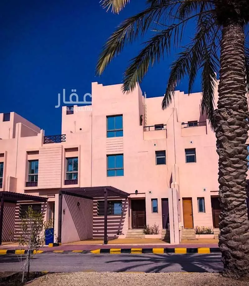 فيلا 4 غرف في المرجان 17