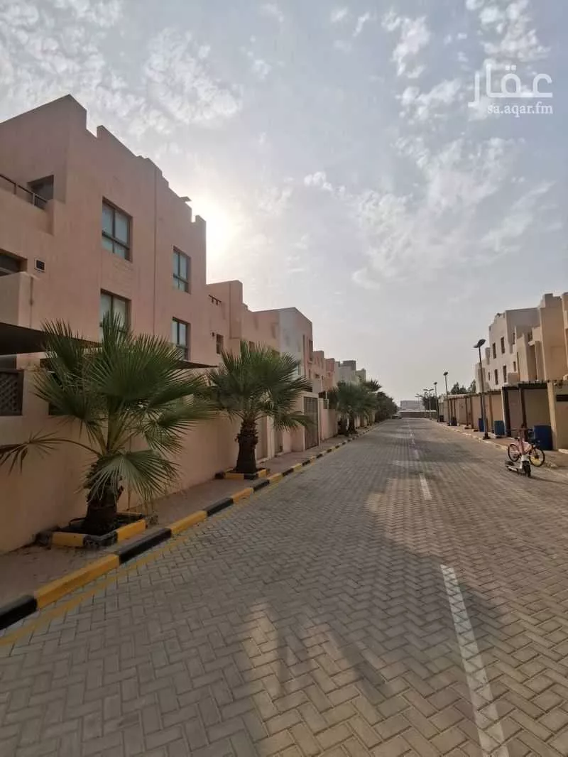 فيلا 4 غرف في المرجان 4