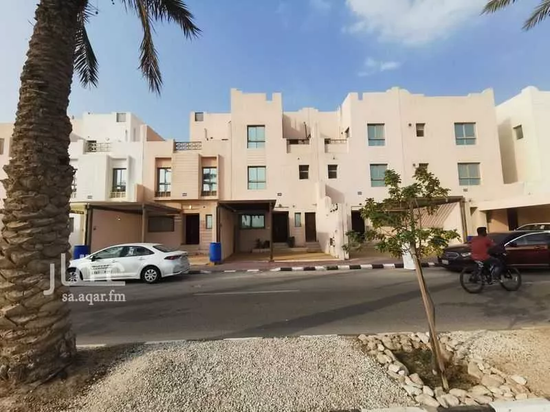 فيلا 4 غرف في المرجان 5