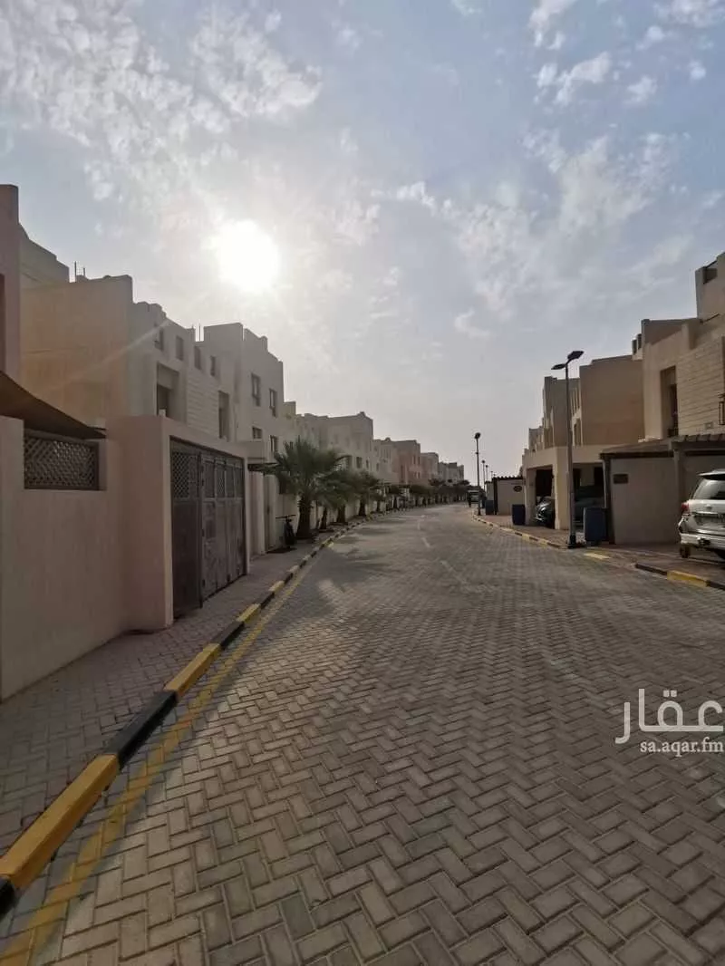 فيلا 4 غرف في المرجان 10