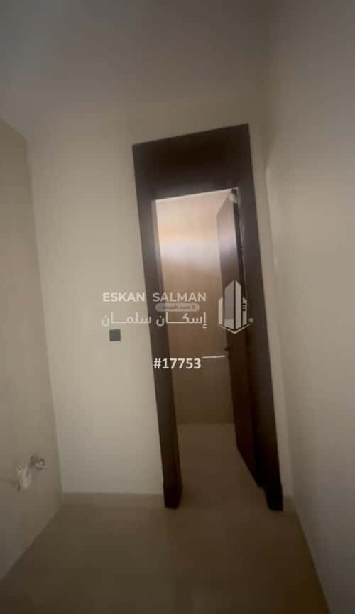 فيلا 9 غرف في الشراع 6
