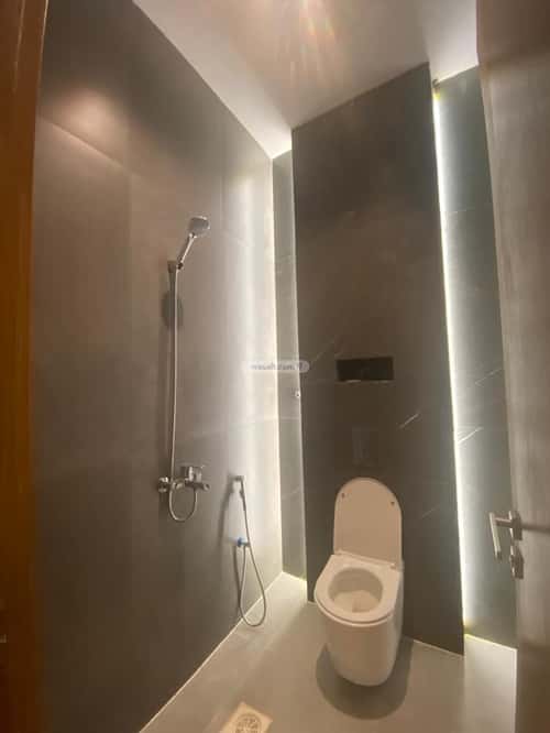 6 bedroom villa in Al Yaqout 2