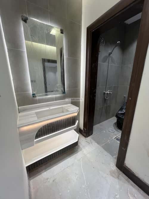 شقة 4 غرف في الروضة 3