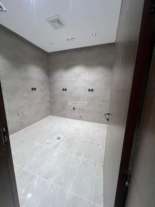 شقة 4 غرف في الروضة 4