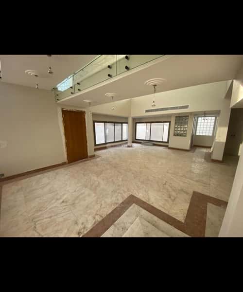 9 bedroom villa in Al Zahra 8