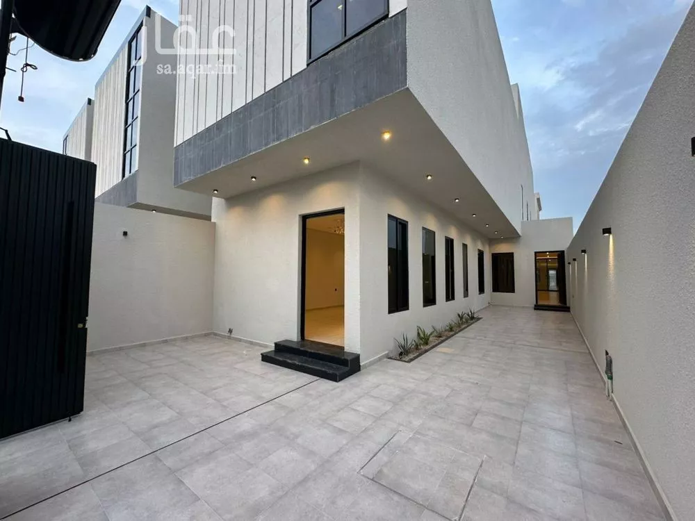 7 bedroom villa in Al Buhairah, Eastern Province 8