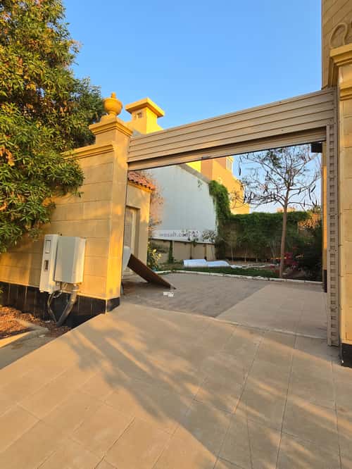 7 bedroom villa in Al Yaqout 2
