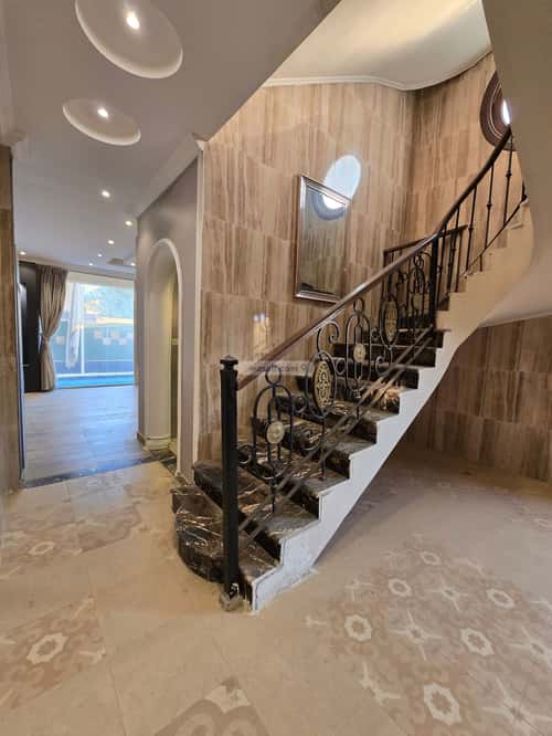 7 bedroom villa in Al Yaqout 20