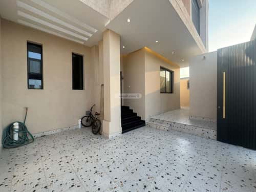 9 bedroom villa in Al Yaqout 17