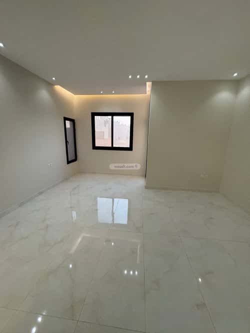 9 bedroom villa in Al Yaqout 12